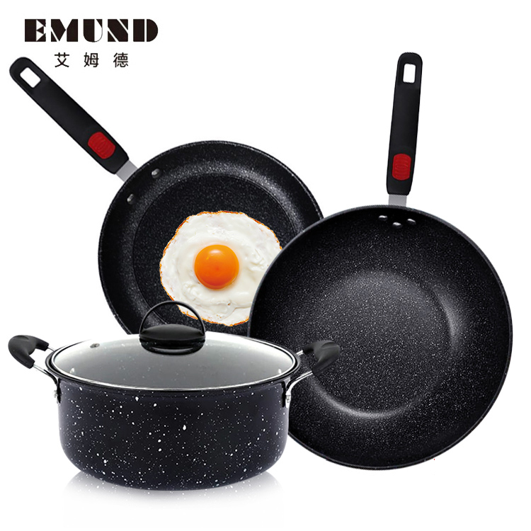 J-【热评100+】艾姆德 精美红色礼盒 DG-M3024D麦饭石多层复合锅具套装组合三件套 金色年华麦饭石锅具三件套 麦饭石不粘炒锅汤锅煎锅 （5个一箱）红色精美彩盒装